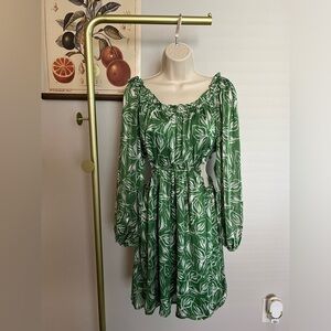 Cute long sleeve dress with site cutouts